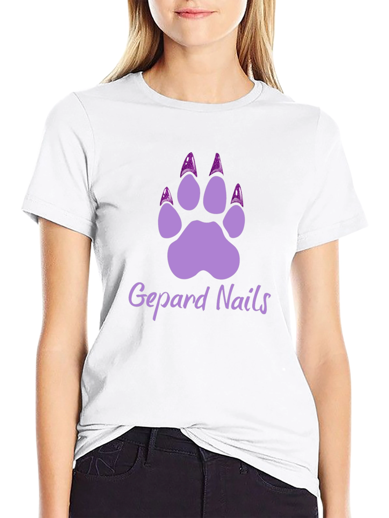 Gepard Nails T-Shirt - Stylish Paw Print Tee