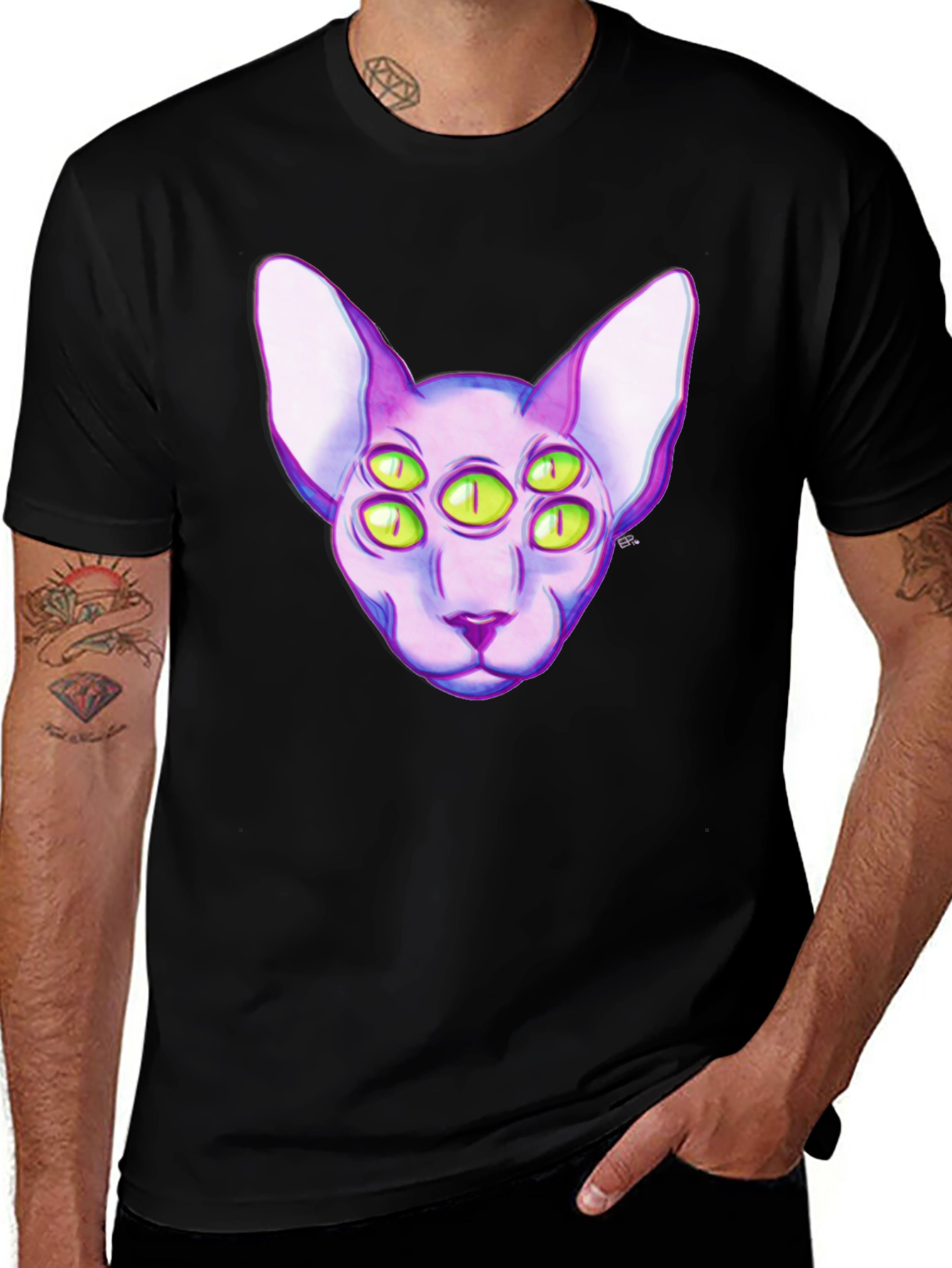 Six-Eyed Cat Graphic T-Shirt - Unique Style