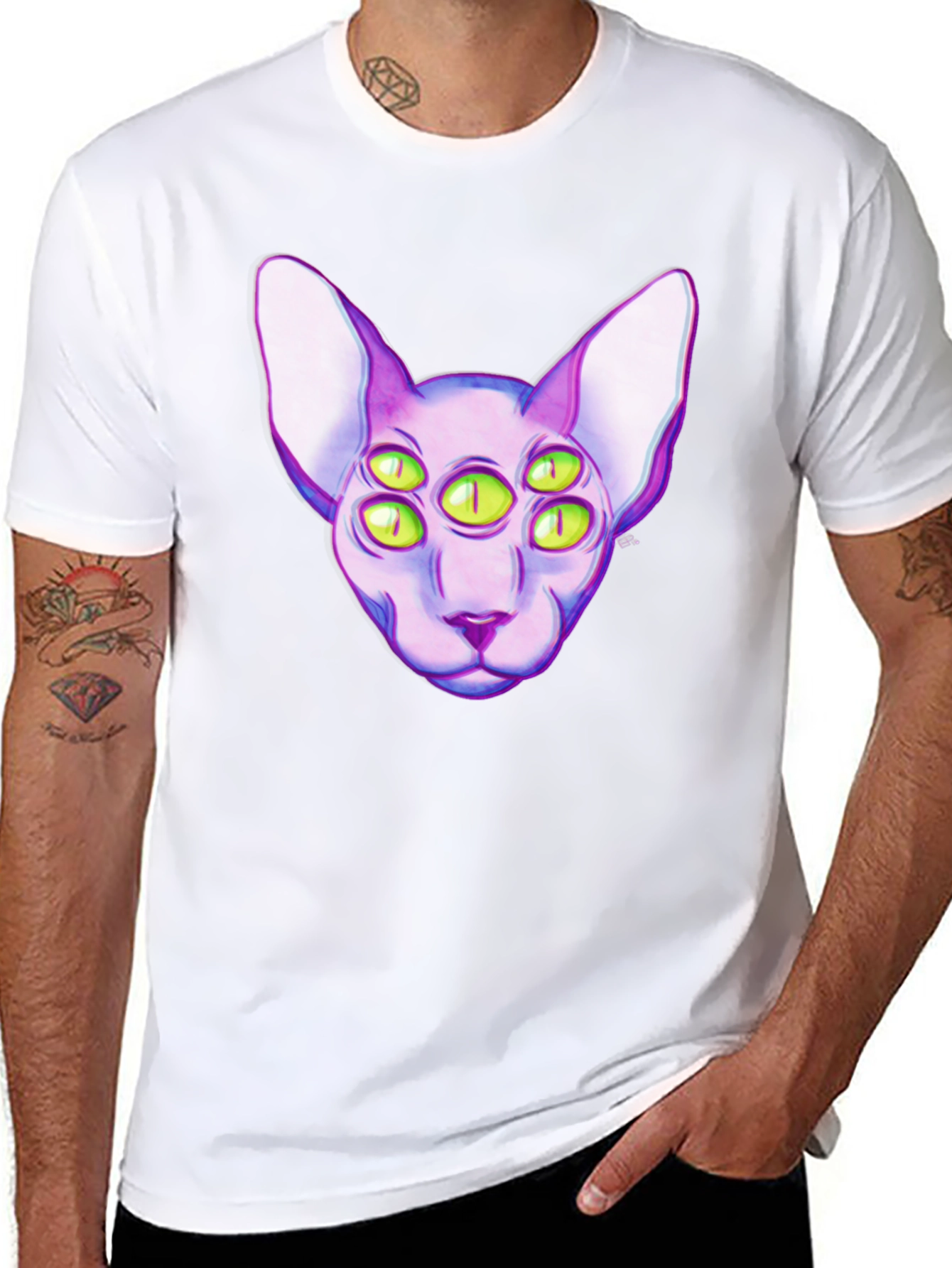 Six-Eyed Cat Graphic T-Shirt - Unique Style