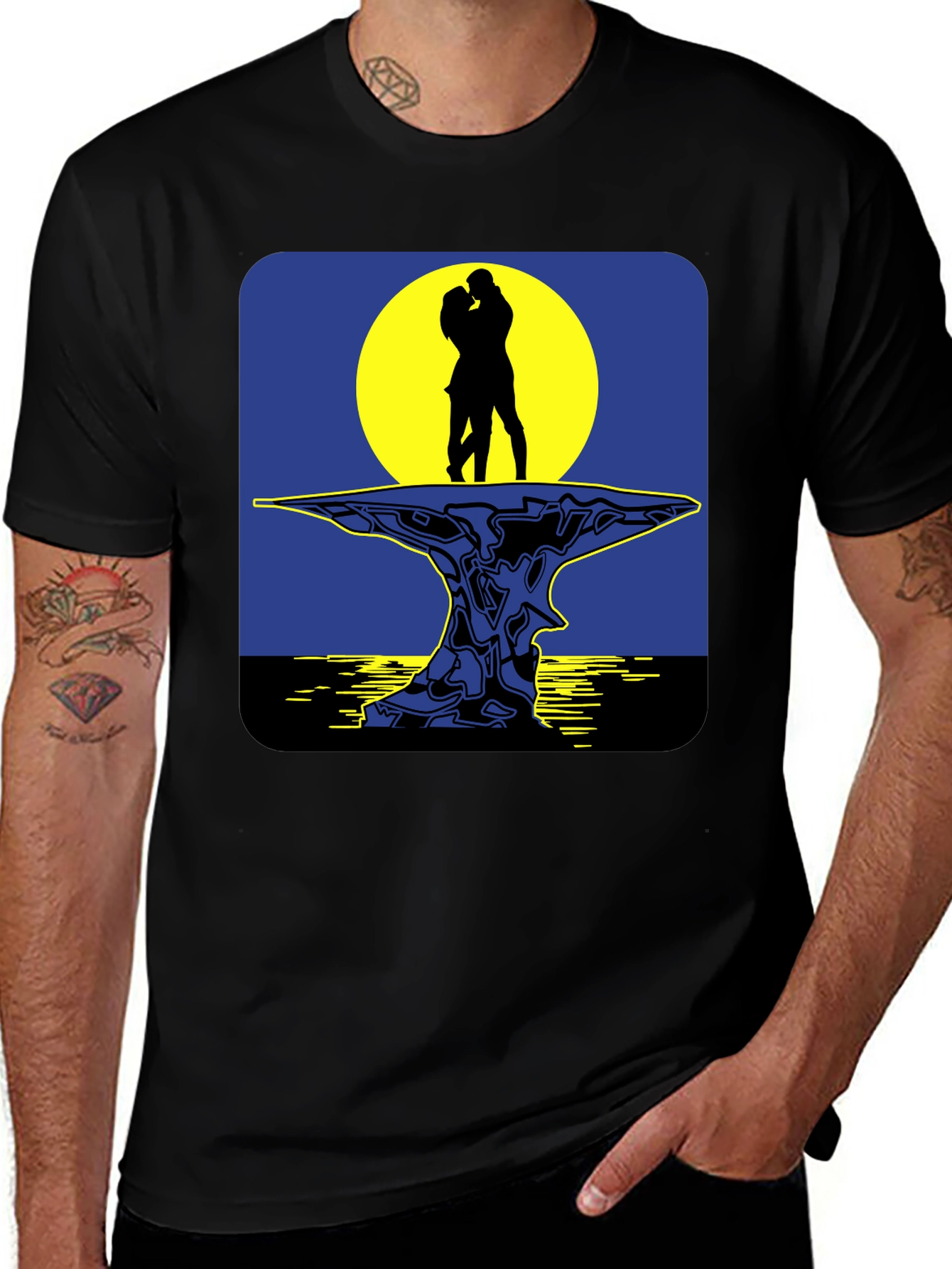 Romantic Silhouette T-Shirt - Moonlit Lovers
