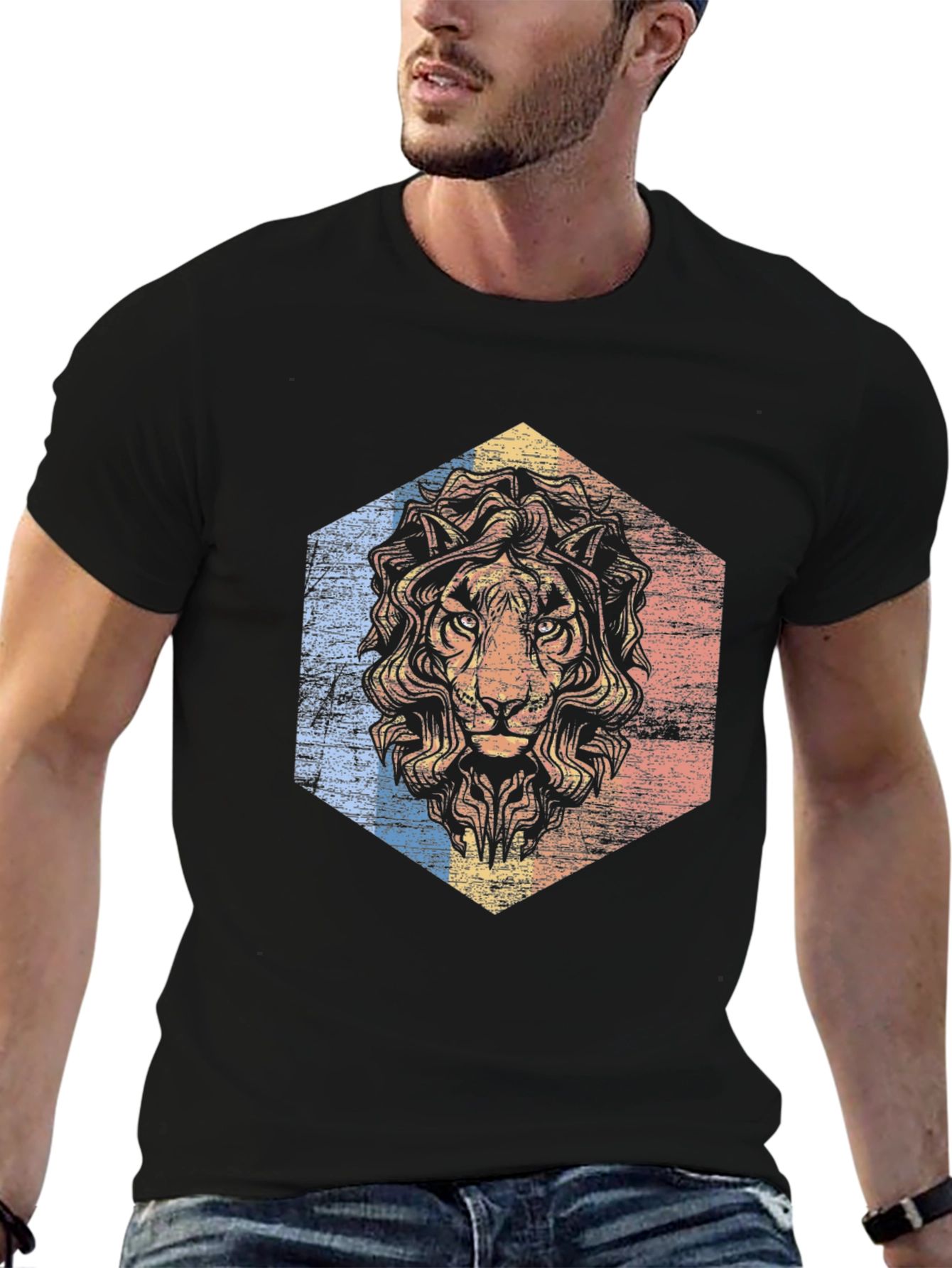 Lion Graphic Tee - Retro Style Black T-Shirt
