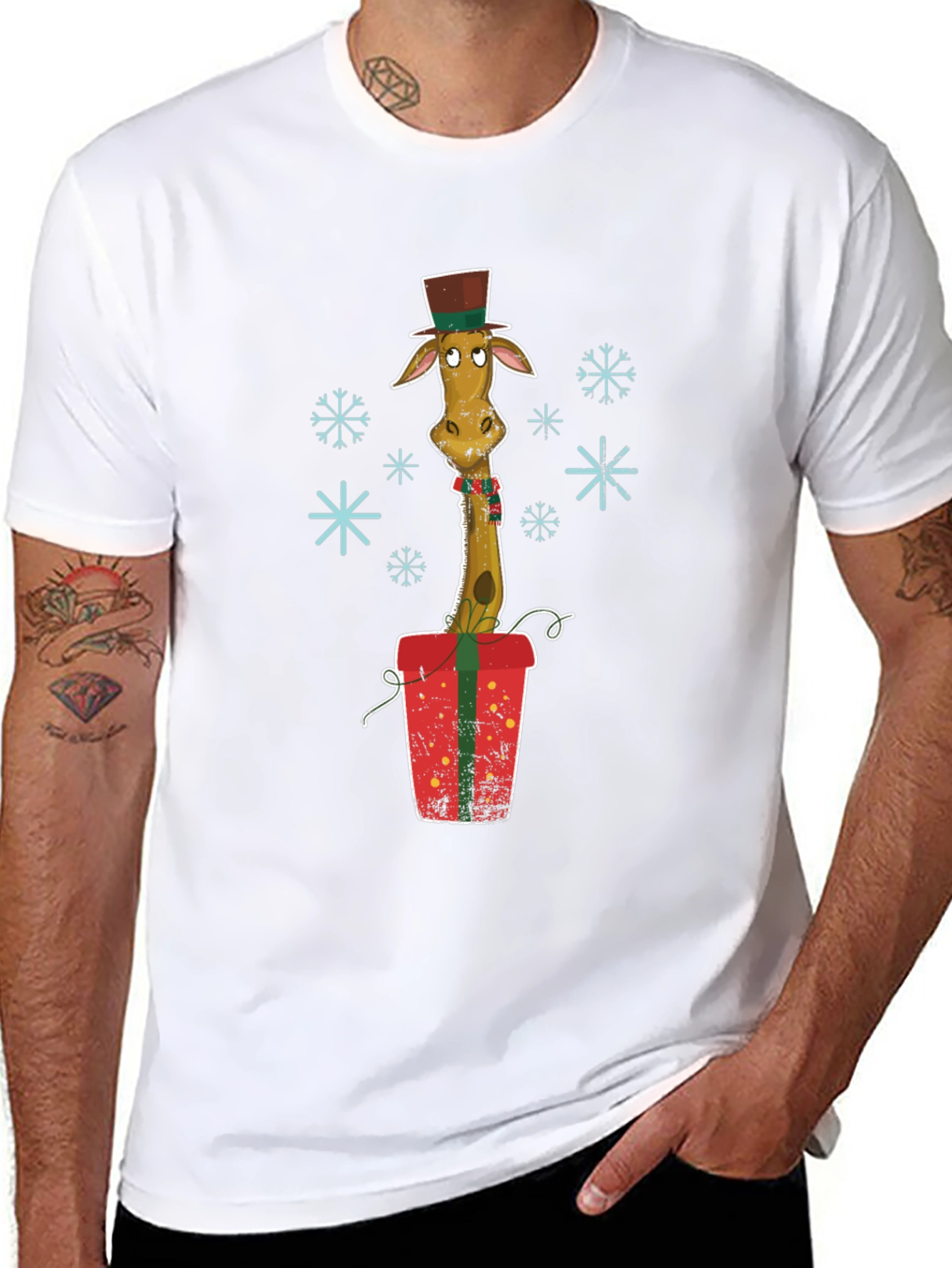 Giraffe Christmas Gift Graphic Tee