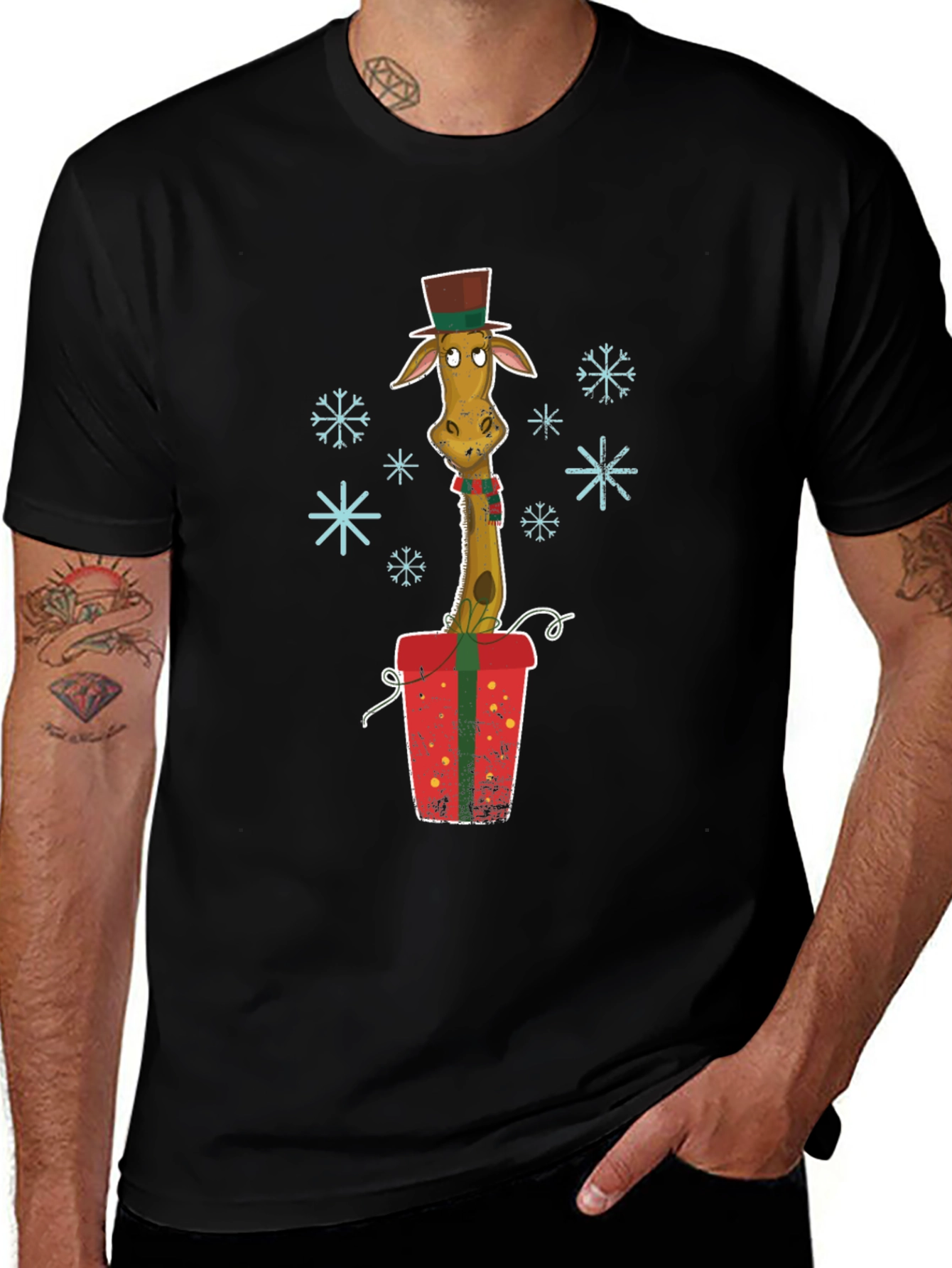 Giraffe Christmas Gift Graphic Tee