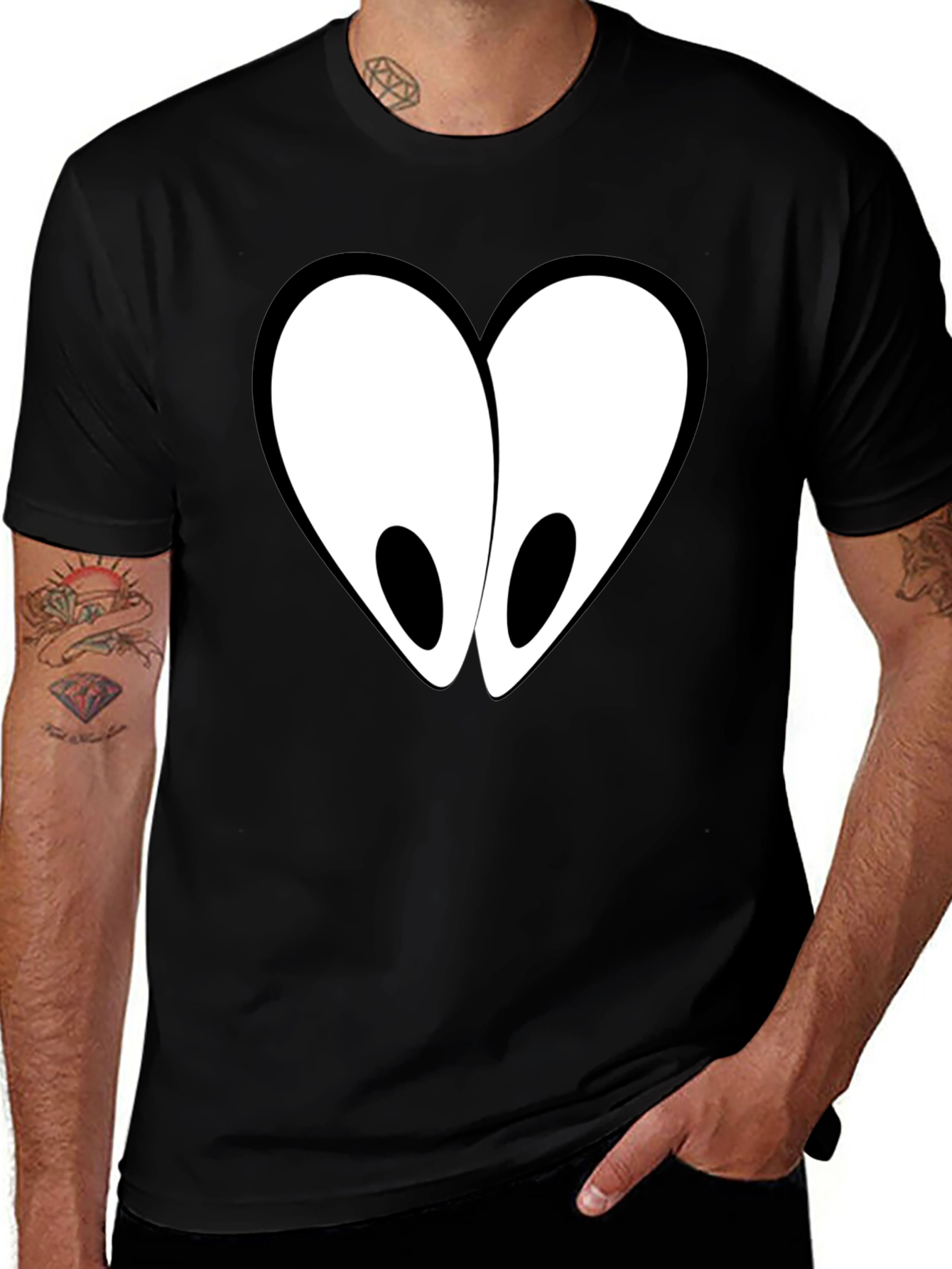 Heart-Eyed Graphic Tee - Funny Cartoon Style Black T-Shirt