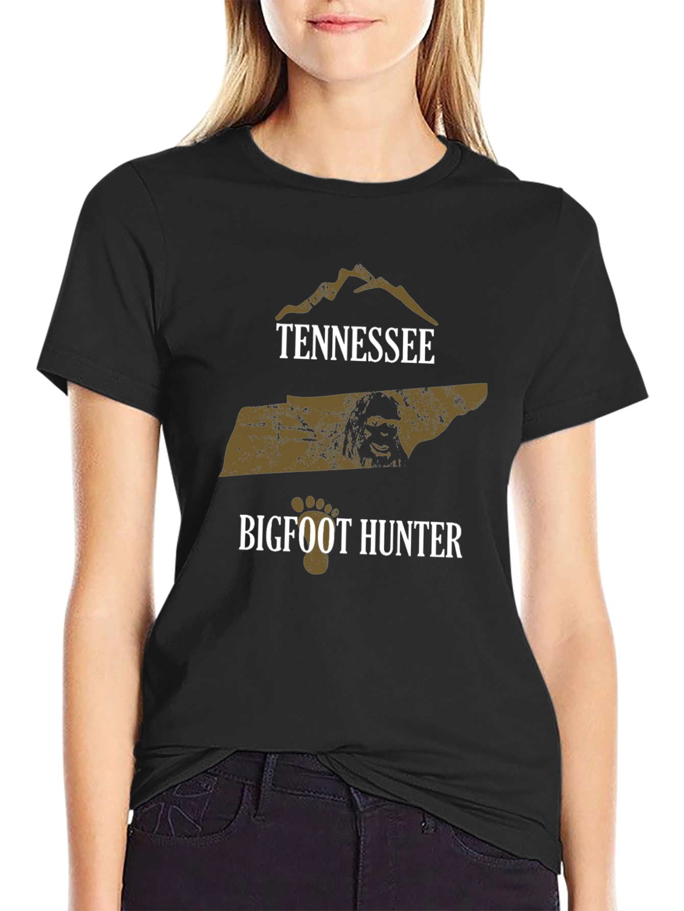 Tennessee Bigfoot Hunter Graphic T-Shirt
