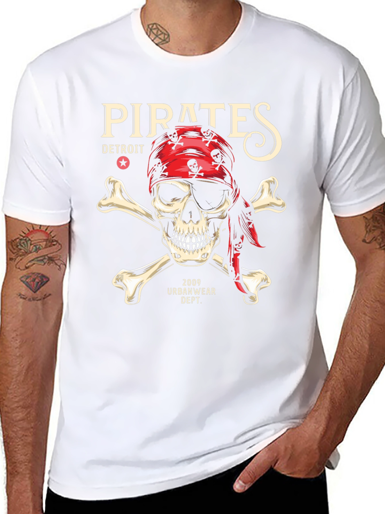 Pirates Detroit Skull & Crossbones Graphic T-Shirt