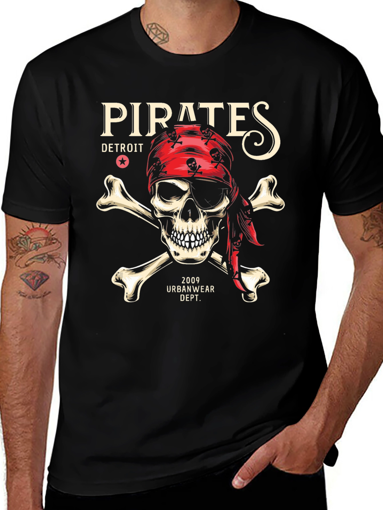 Pirates Detroit Skull & Crossbones Graphic T-Shirt