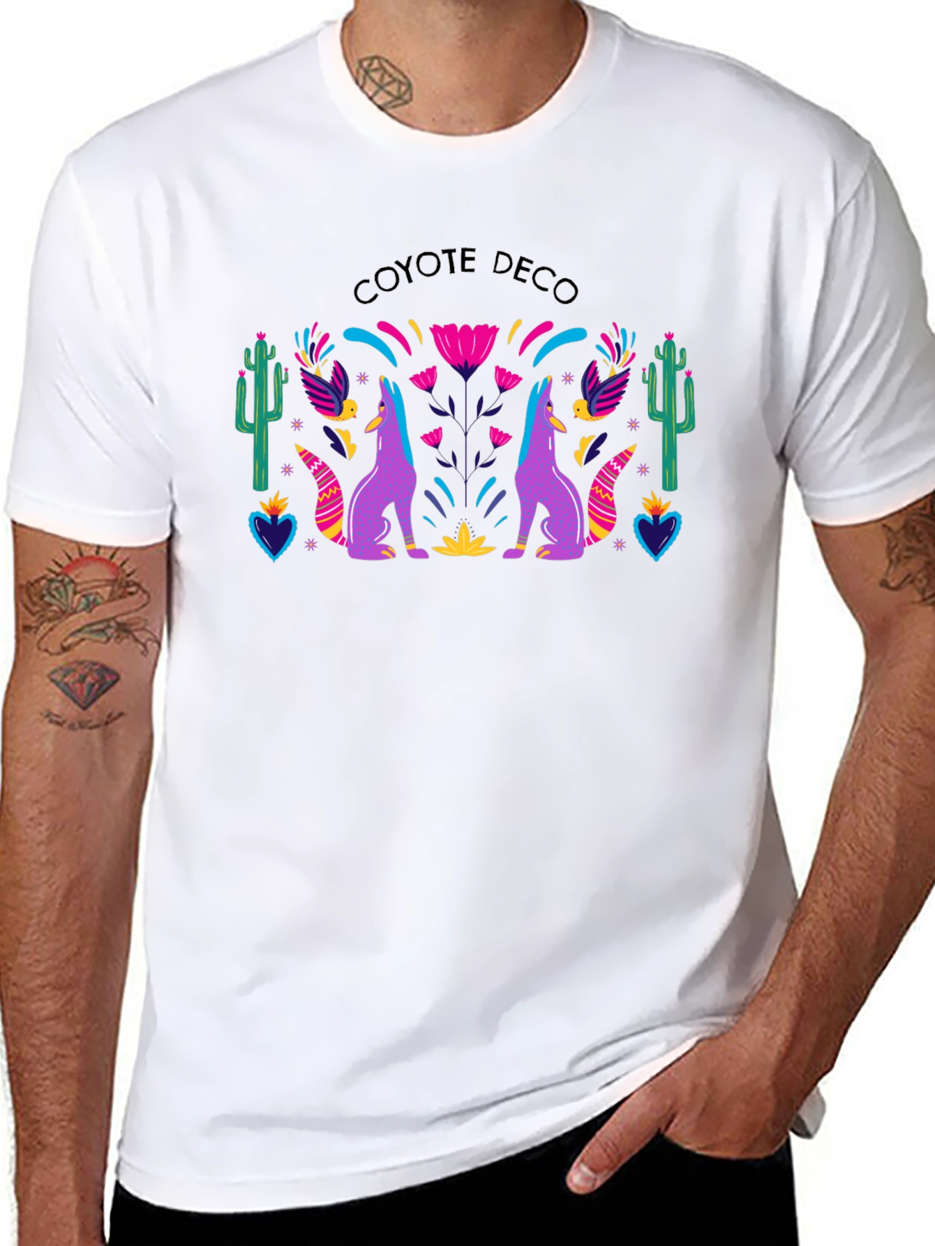 Coyote Deco Graphic Tee - Stylish Black T-Shirt
